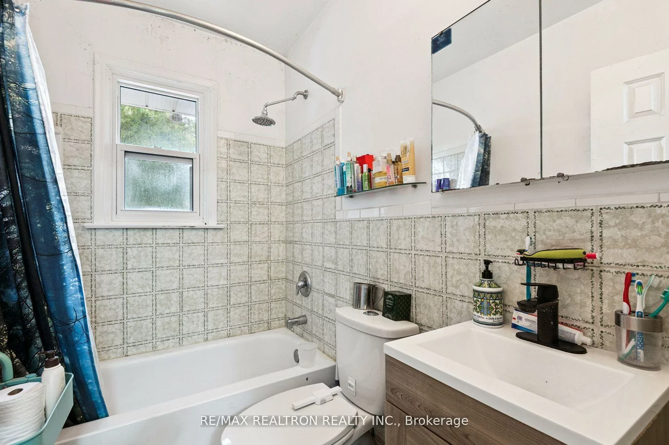 4423, Lawrence, West Hill, Toronto