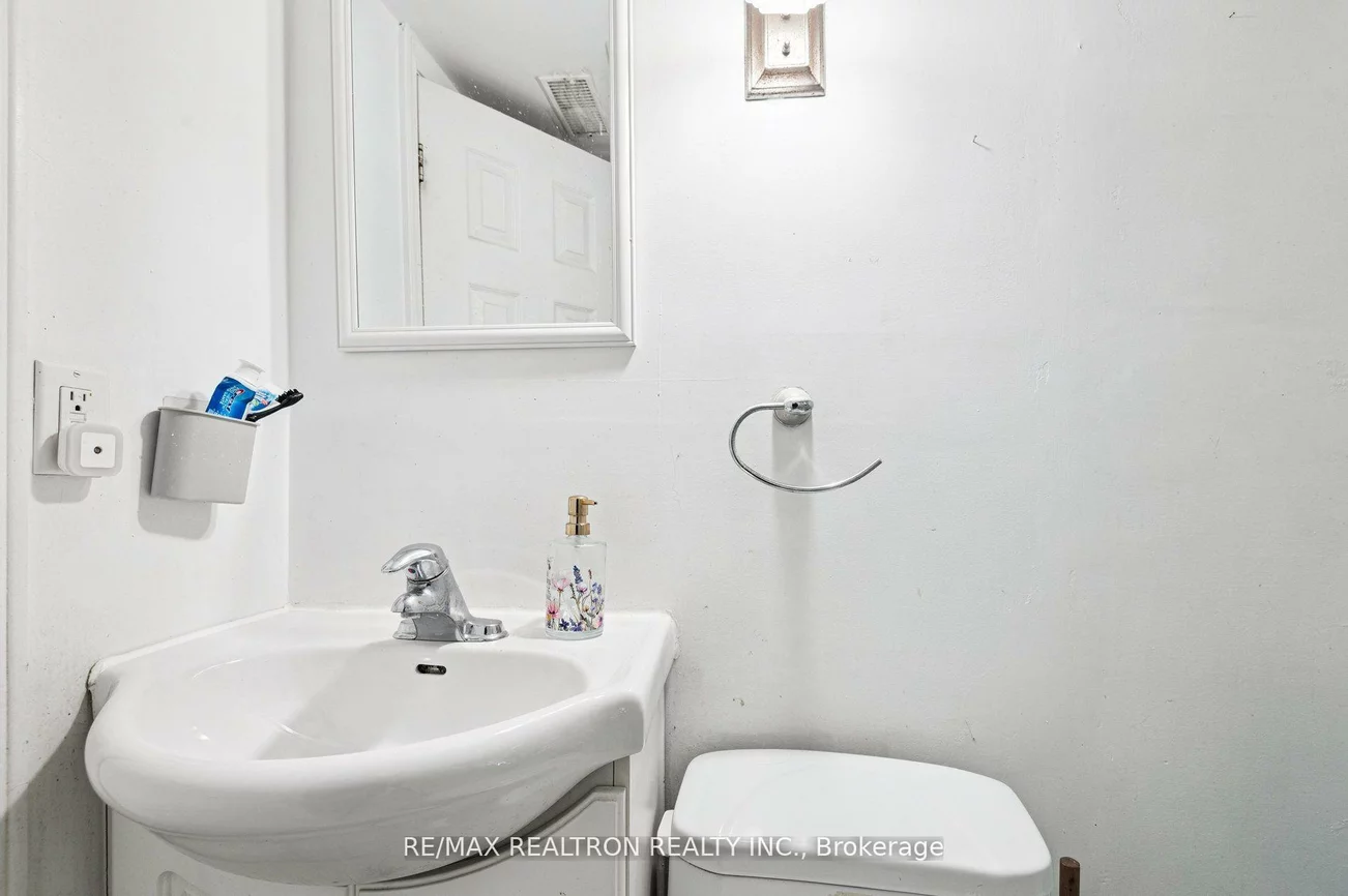 4423, Lawrence, West Hill, Toronto
