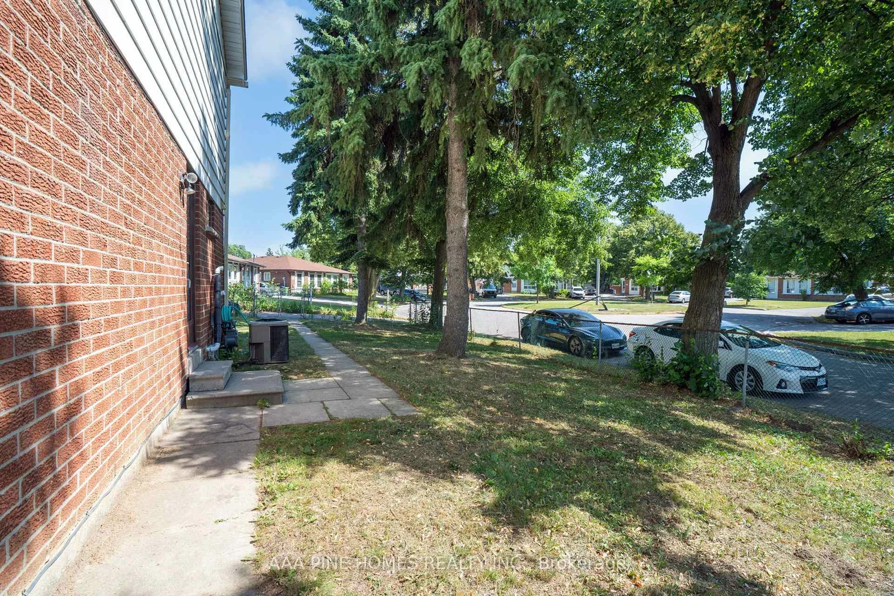 59, Burkwood, Malvern, Toronto