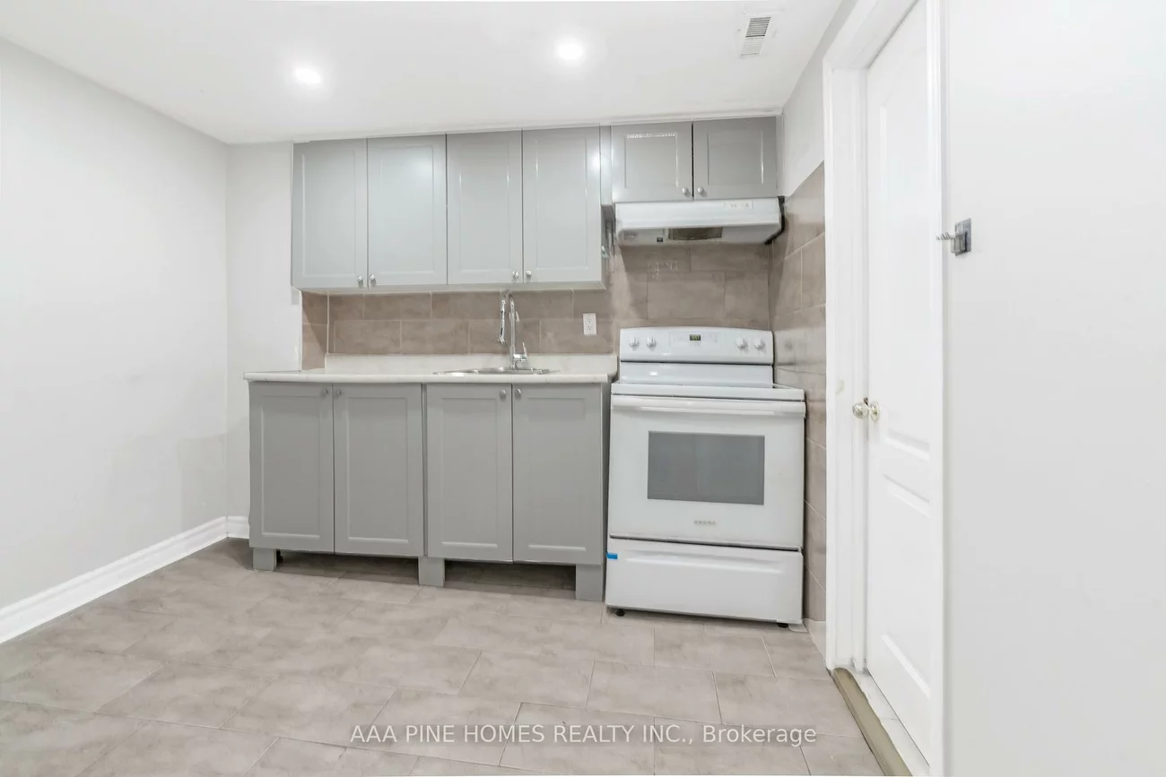 59, Burkwood, Malvern, Toronto