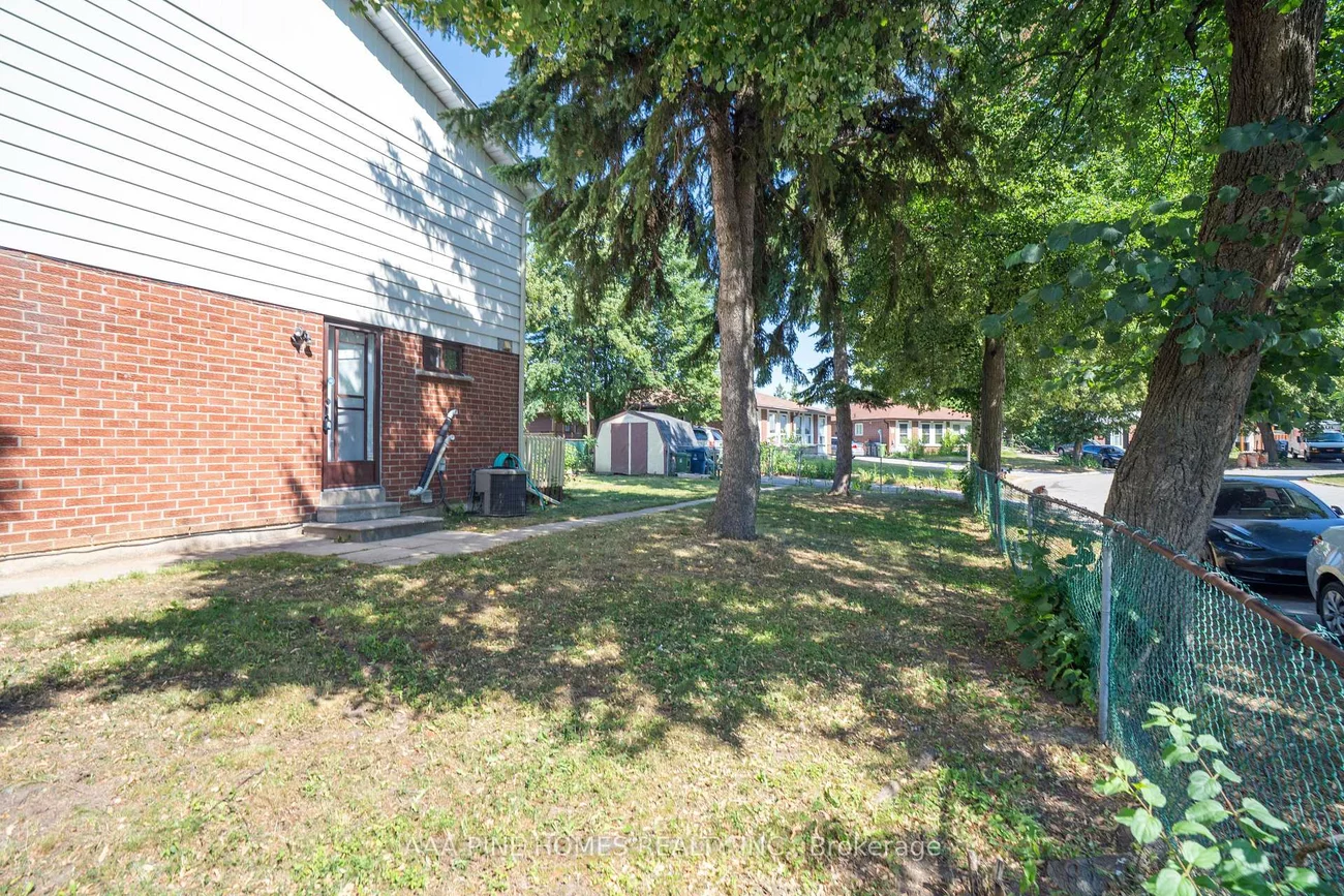 59, Burkwood, Malvern, Toronto