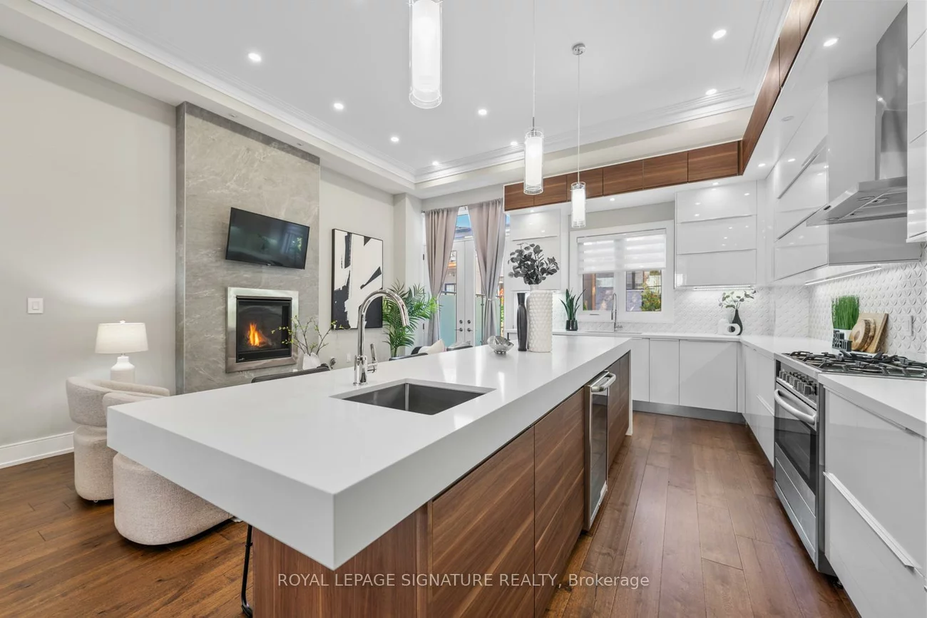 59A, Bexhill, Clairlea-Birchmount, Toronto