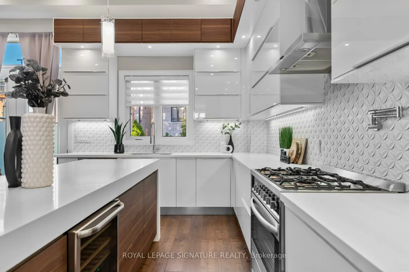 59A, Bexhill, Clairlea-Birchmount, Toronto