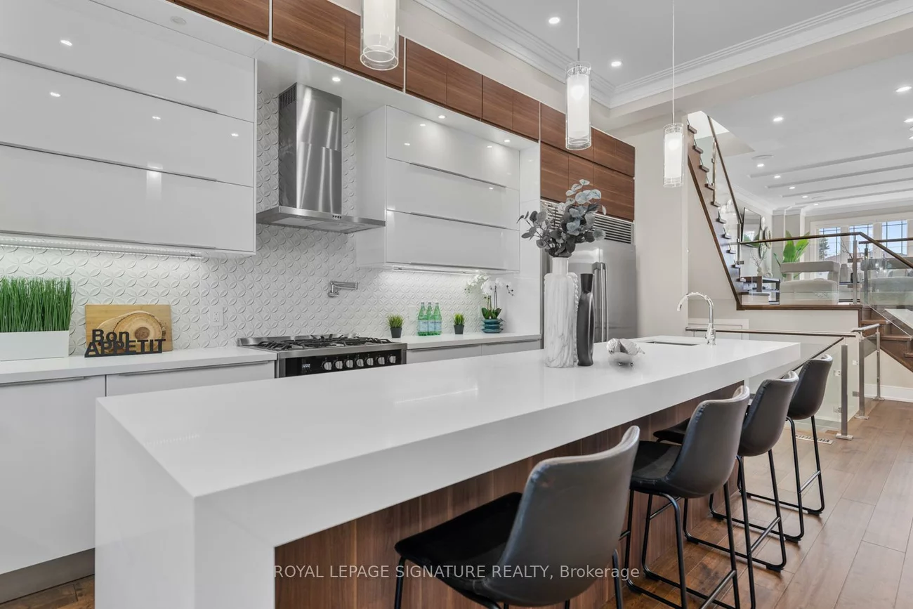 59A, Bexhill, Clairlea-Birchmount, Toronto
