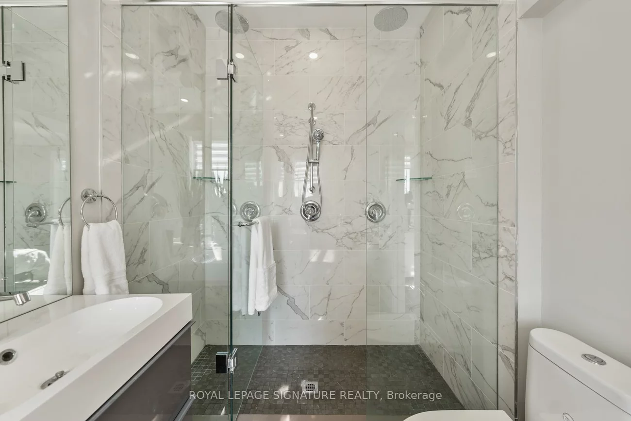 59A, Bexhill, Clairlea-Birchmount, Toronto