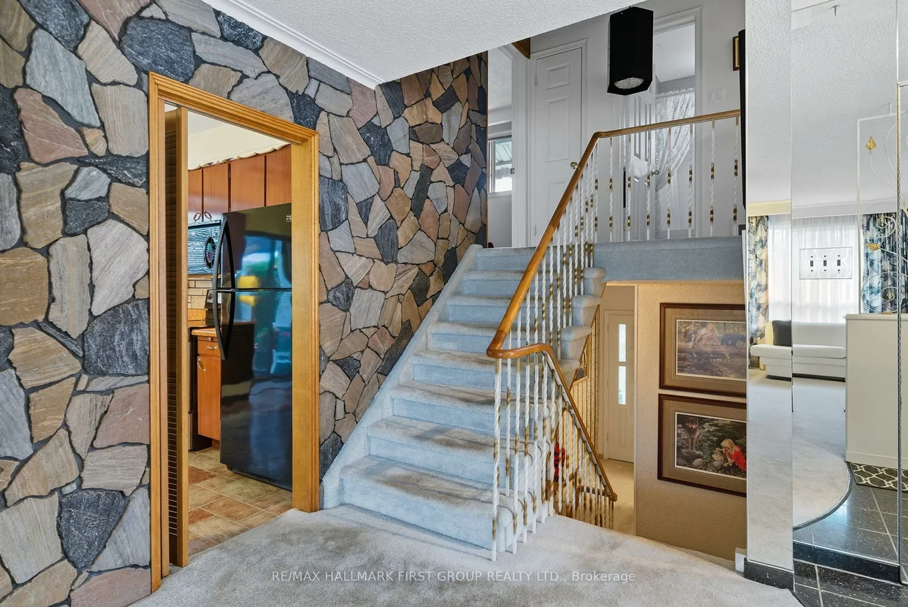 6, Windover, Woburn, Toronto