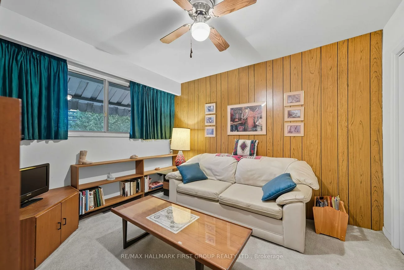 6, Windover, Woburn, Toronto