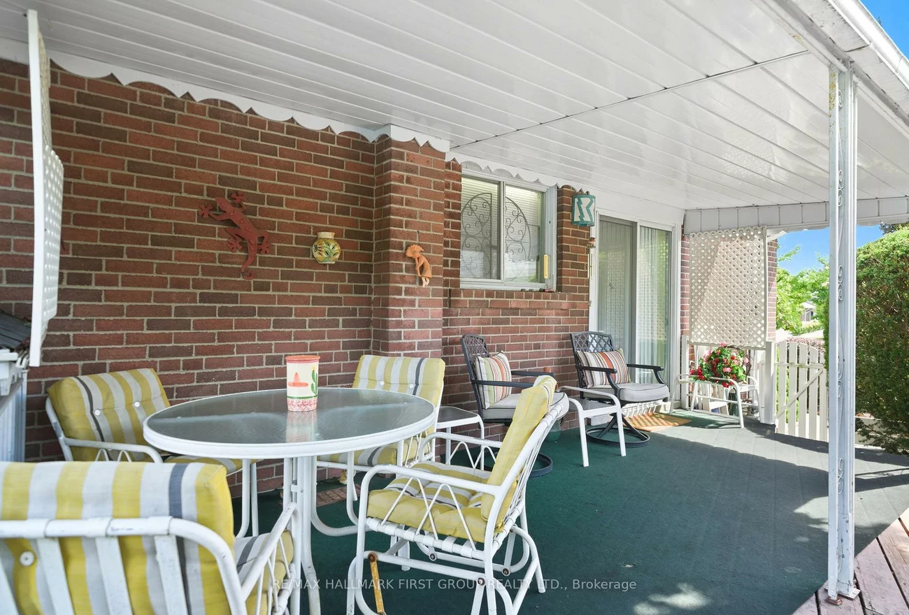 6, Windover, Woburn, Toronto