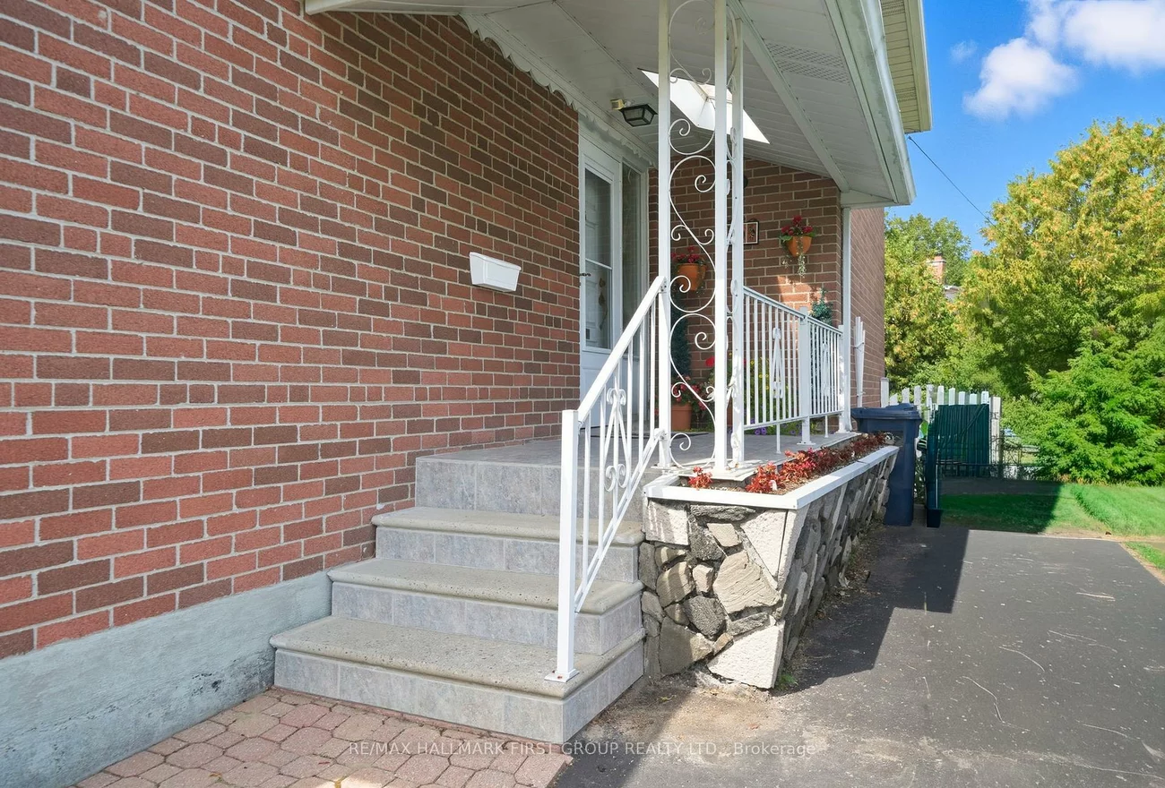 6, Windover, Woburn, Toronto
