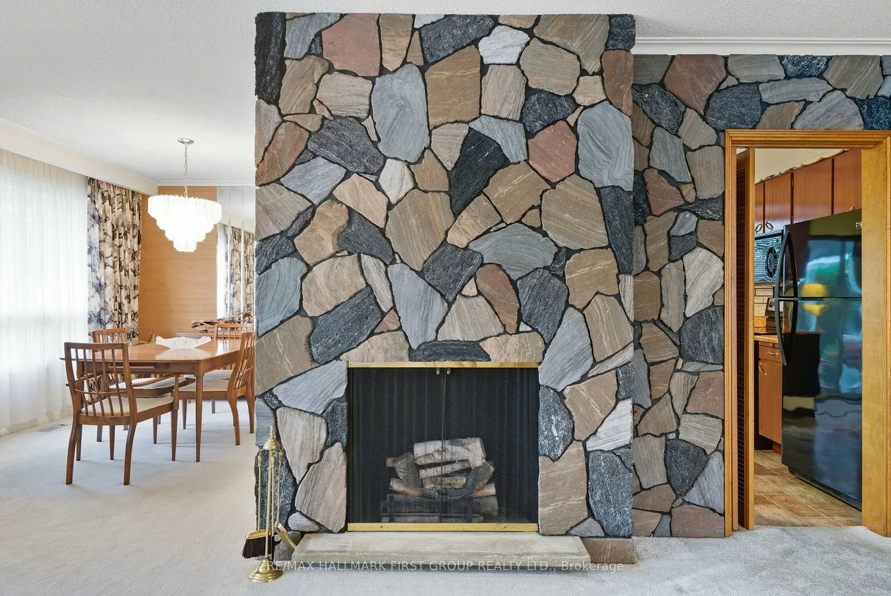 6, Windover, Woburn, Toronto