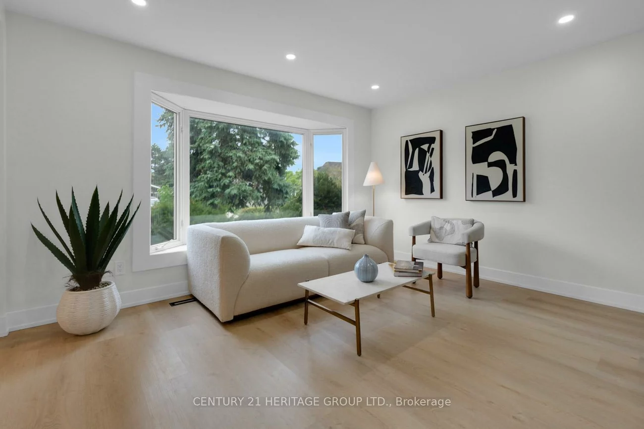 43, Howell, Malvern, Toronto
