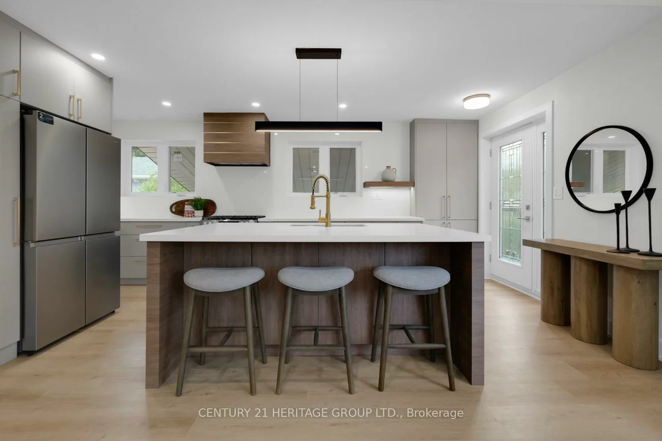 43, Howell, Malvern, Toronto