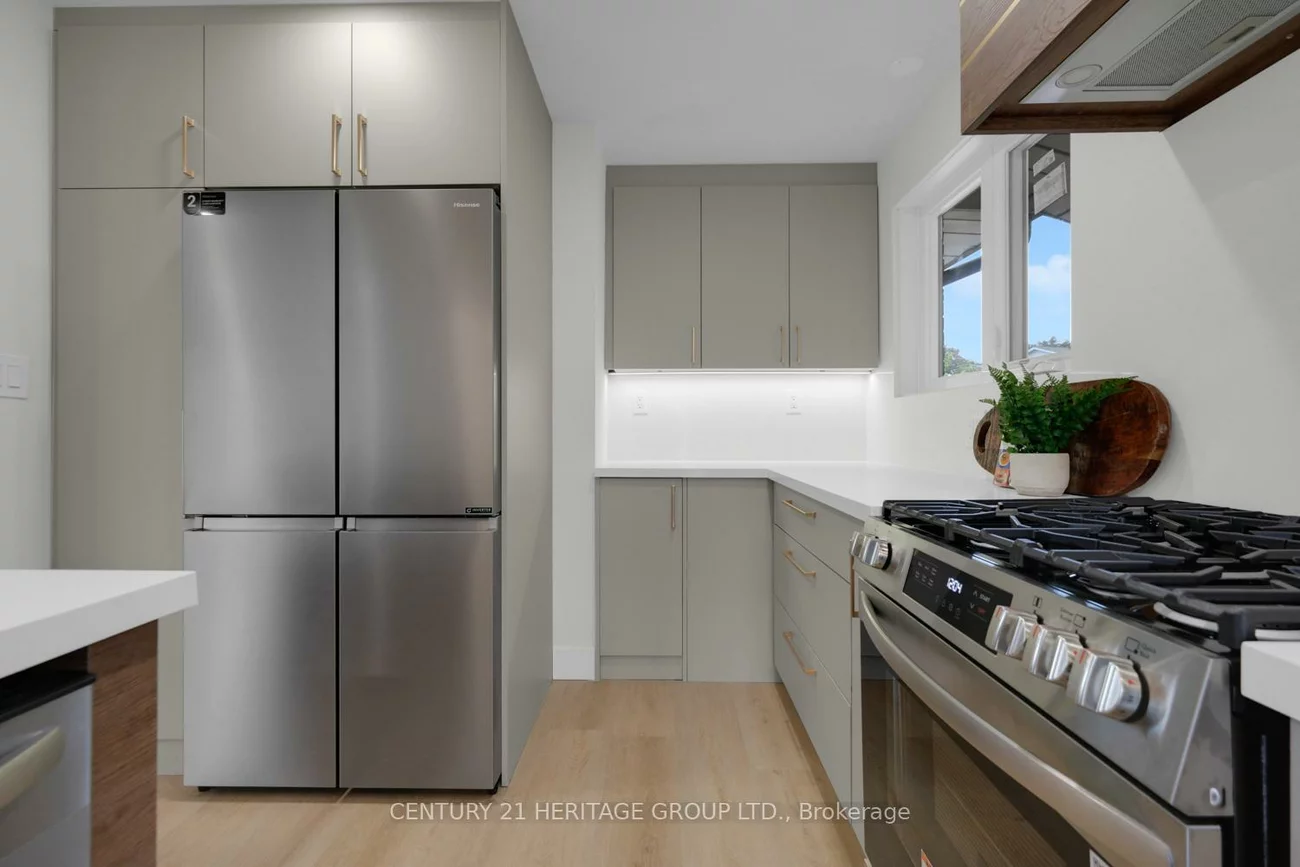 43, Howell, Malvern, Toronto