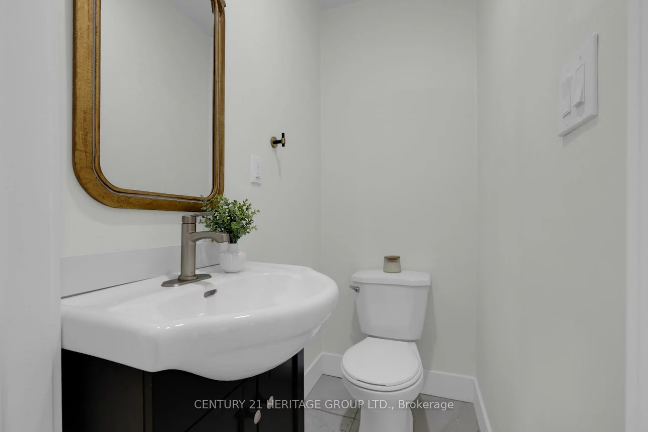 43, Howell, Malvern, Toronto