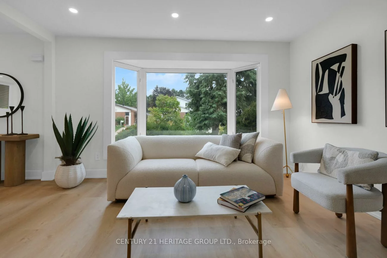 43, Howell, Malvern, Toronto