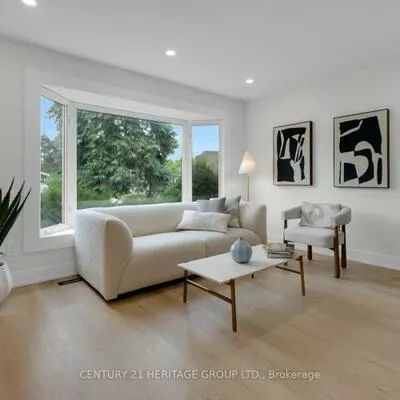 43, Howell, Malvern, Toronto