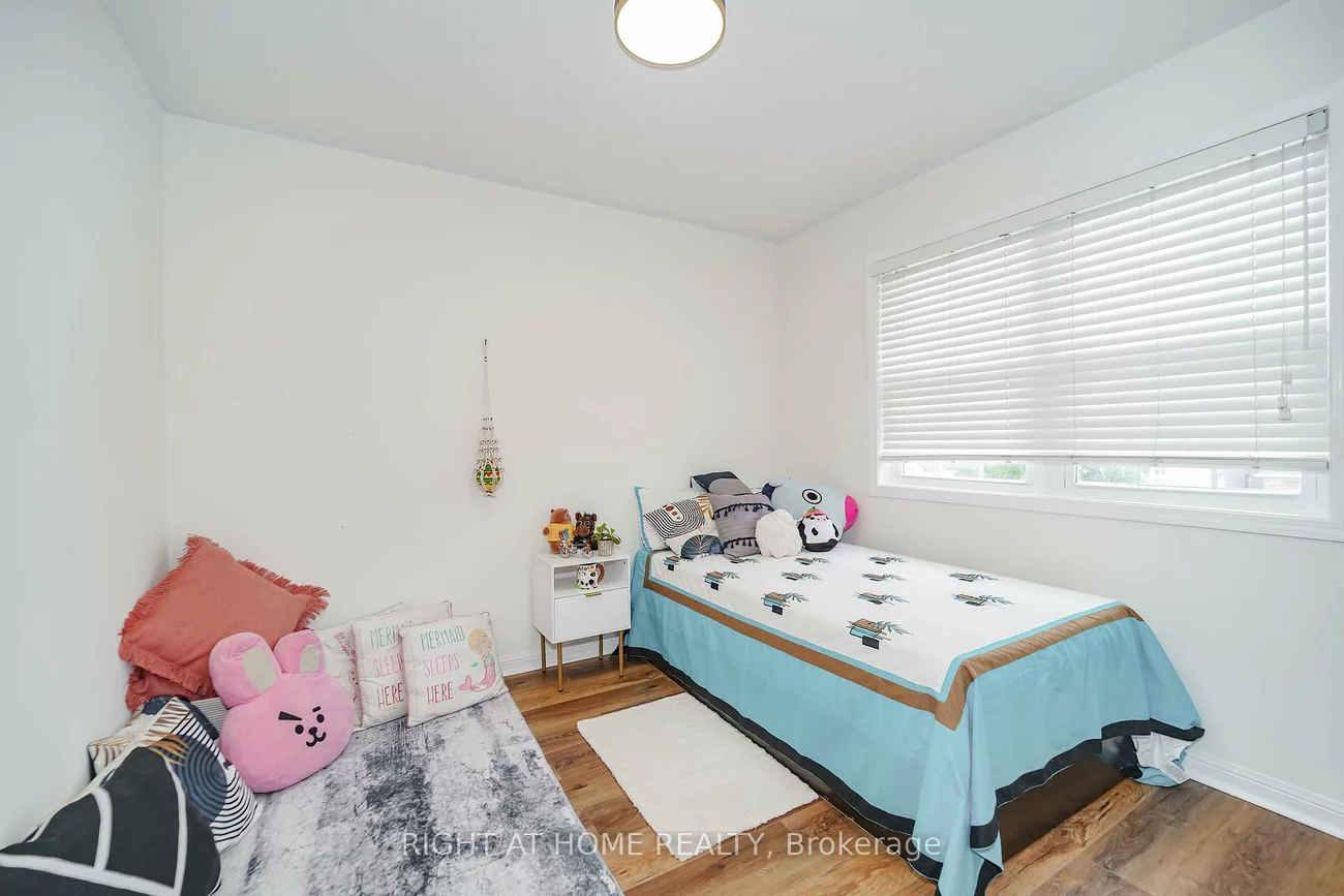 180, Raponi, Rouge E11, Toronto