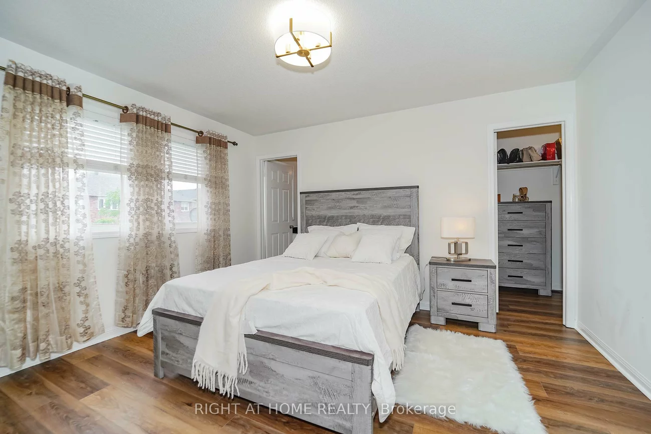 180, Raponi, Rouge E11, Toronto