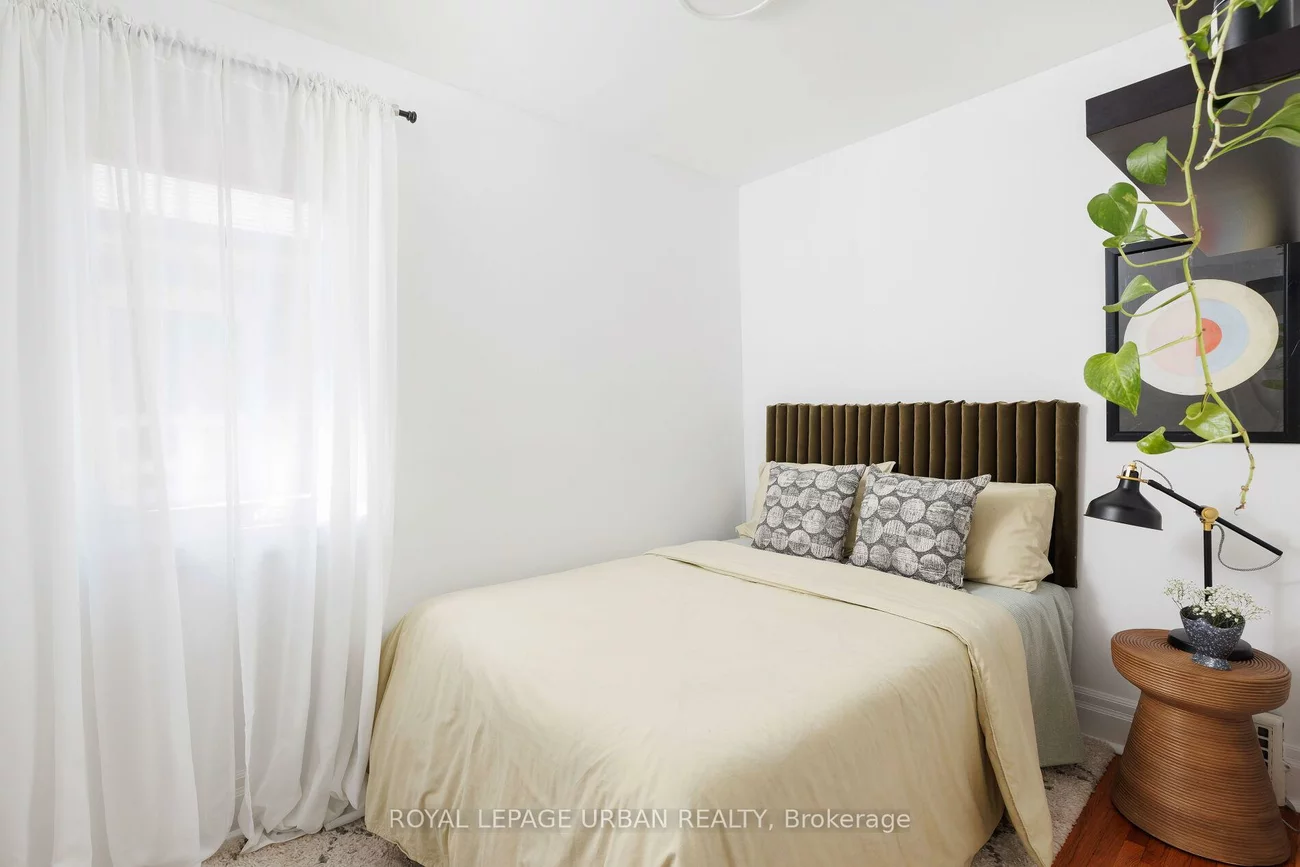 447, Mortimer, Danforth Village-East York, Toronto