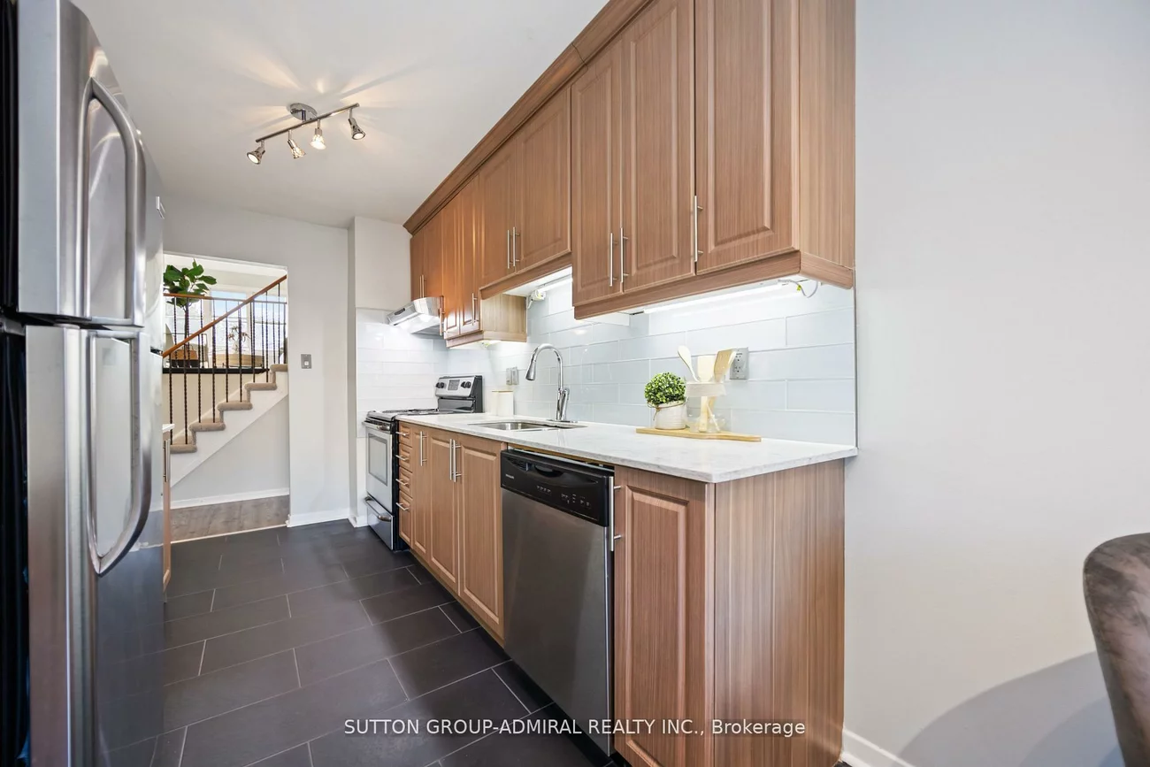 12, Tilburn, Birchcliffe-Cliffside, Toronto
