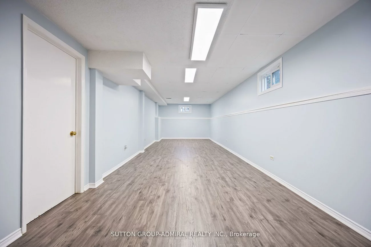 12, Tilburn, Birchcliffe-Cliffside, Toronto