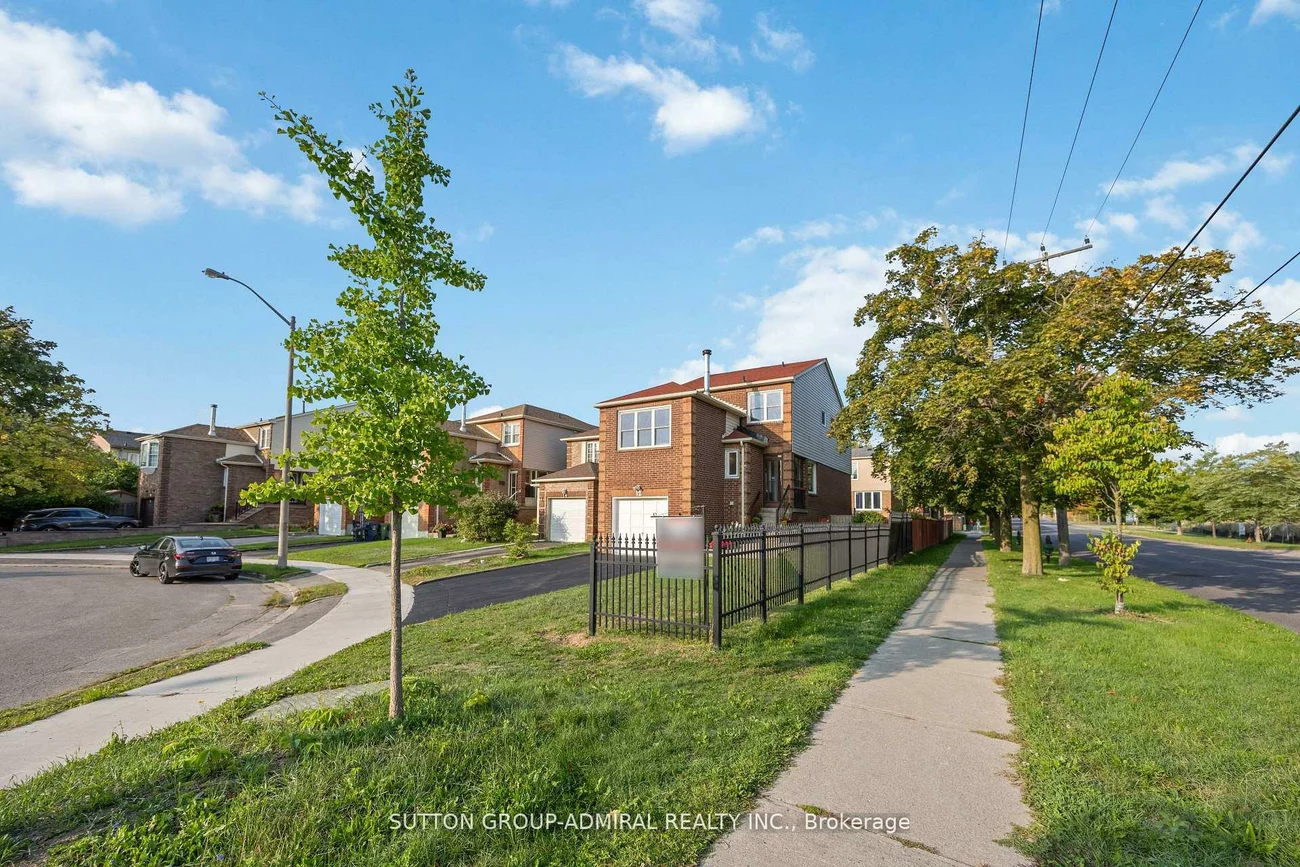 12, Tilburn, Birchcliffe-Cliffside, Toronto