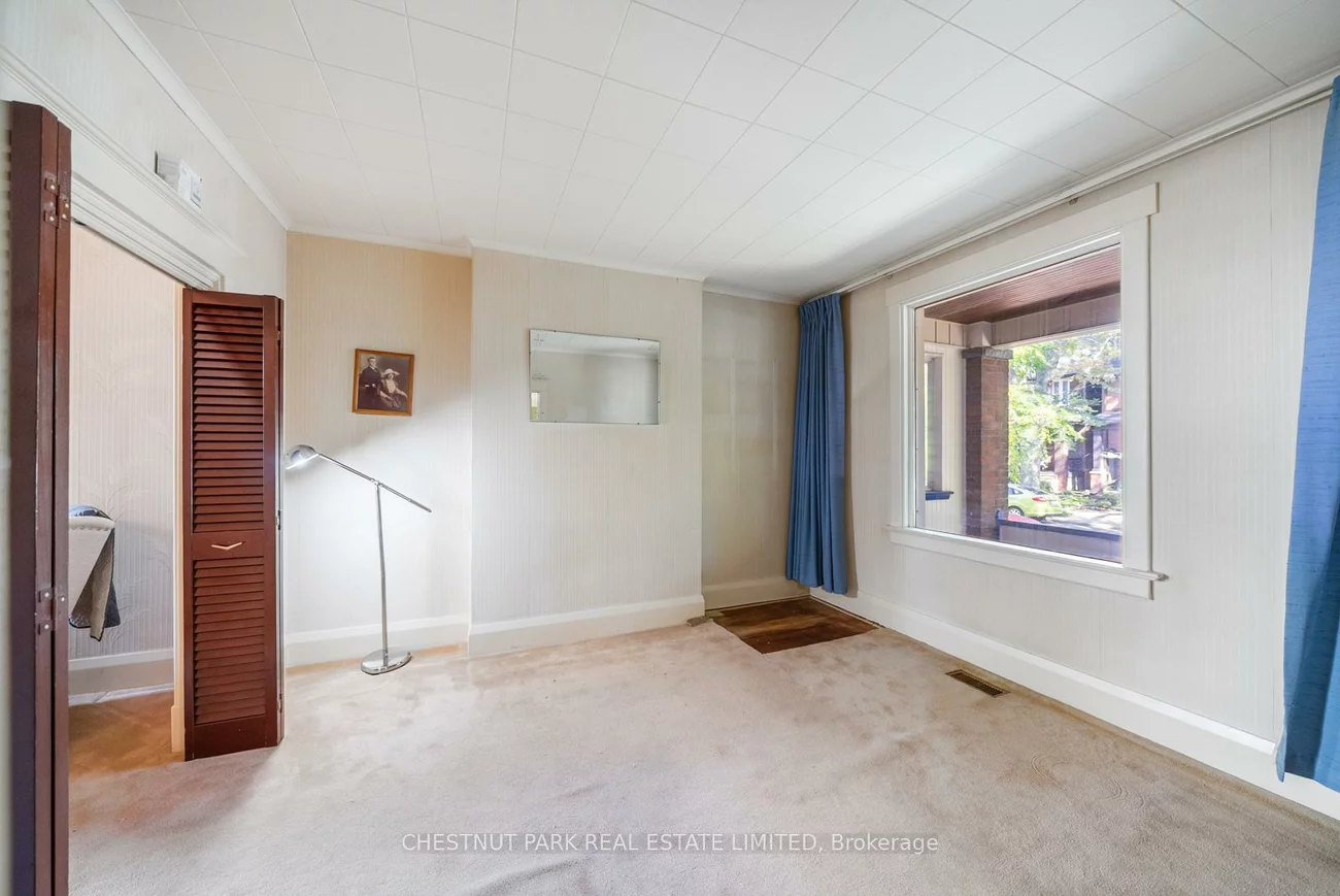 200, Gillard, Greenwood-Coxwell, Toronto