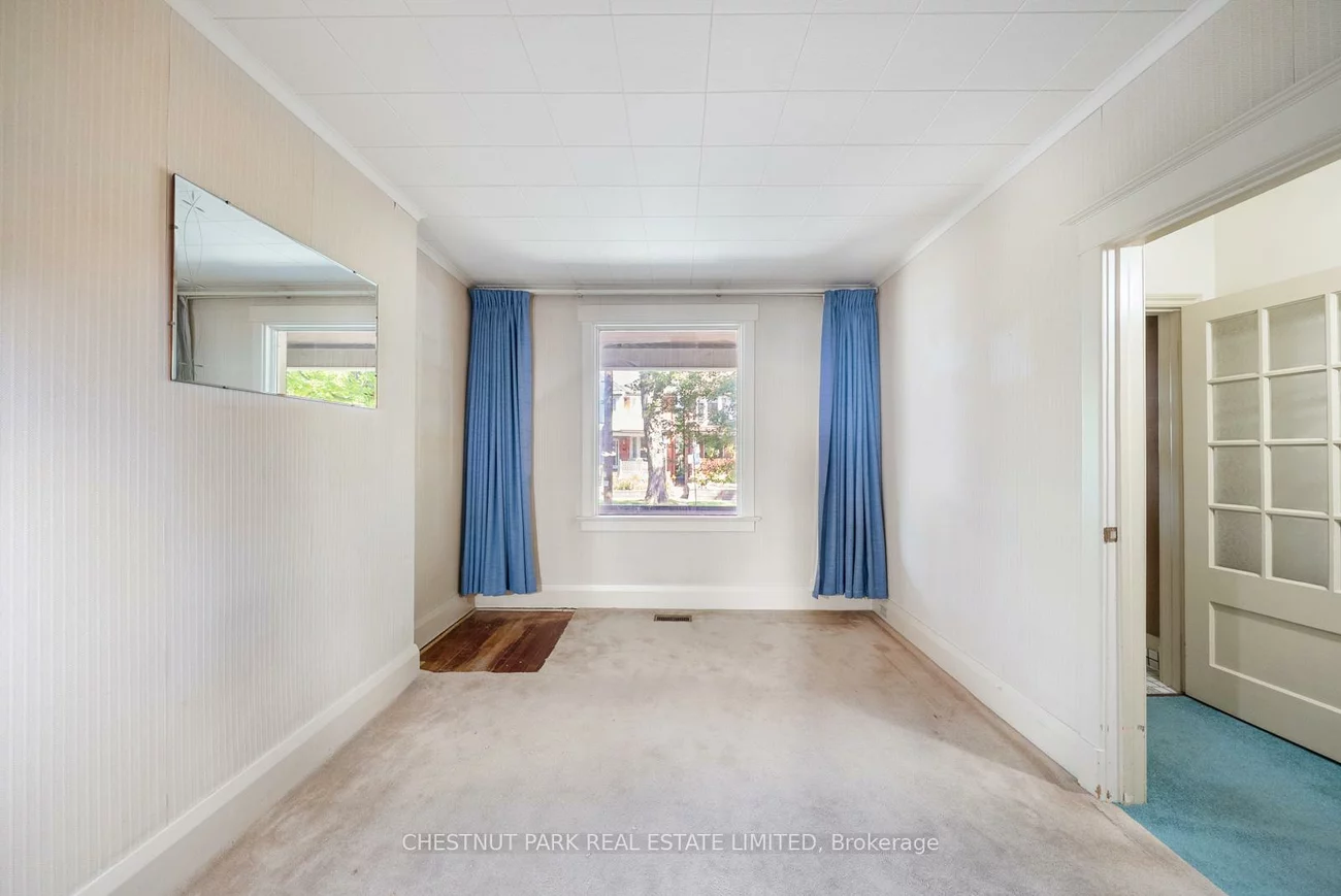 200, Gillard, Greenwood-Coxwell, Toronto