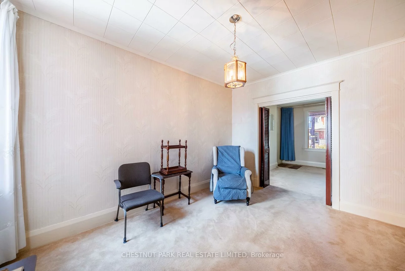 200, Gillard, Greenwood-Coxwell, Toronto
