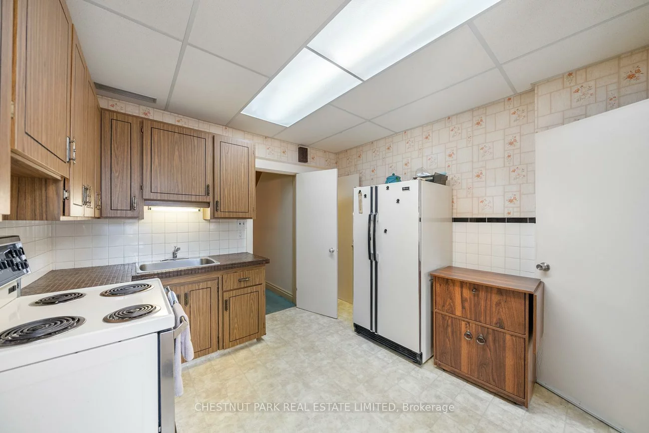 200, Gillard, Greenwood-Coxwell, Toronto