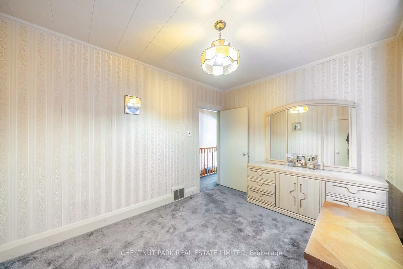 200, Gillard, Greenwood-Coxwell, Toronto