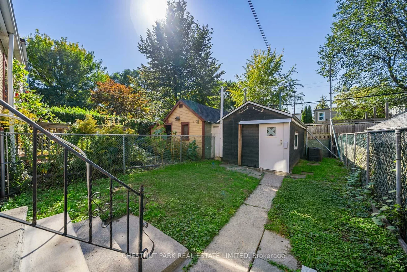 200, Gillard, Greenwood-Coxwell, Toronto