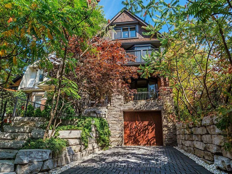 151, Balsam, The Beaches, Toronto