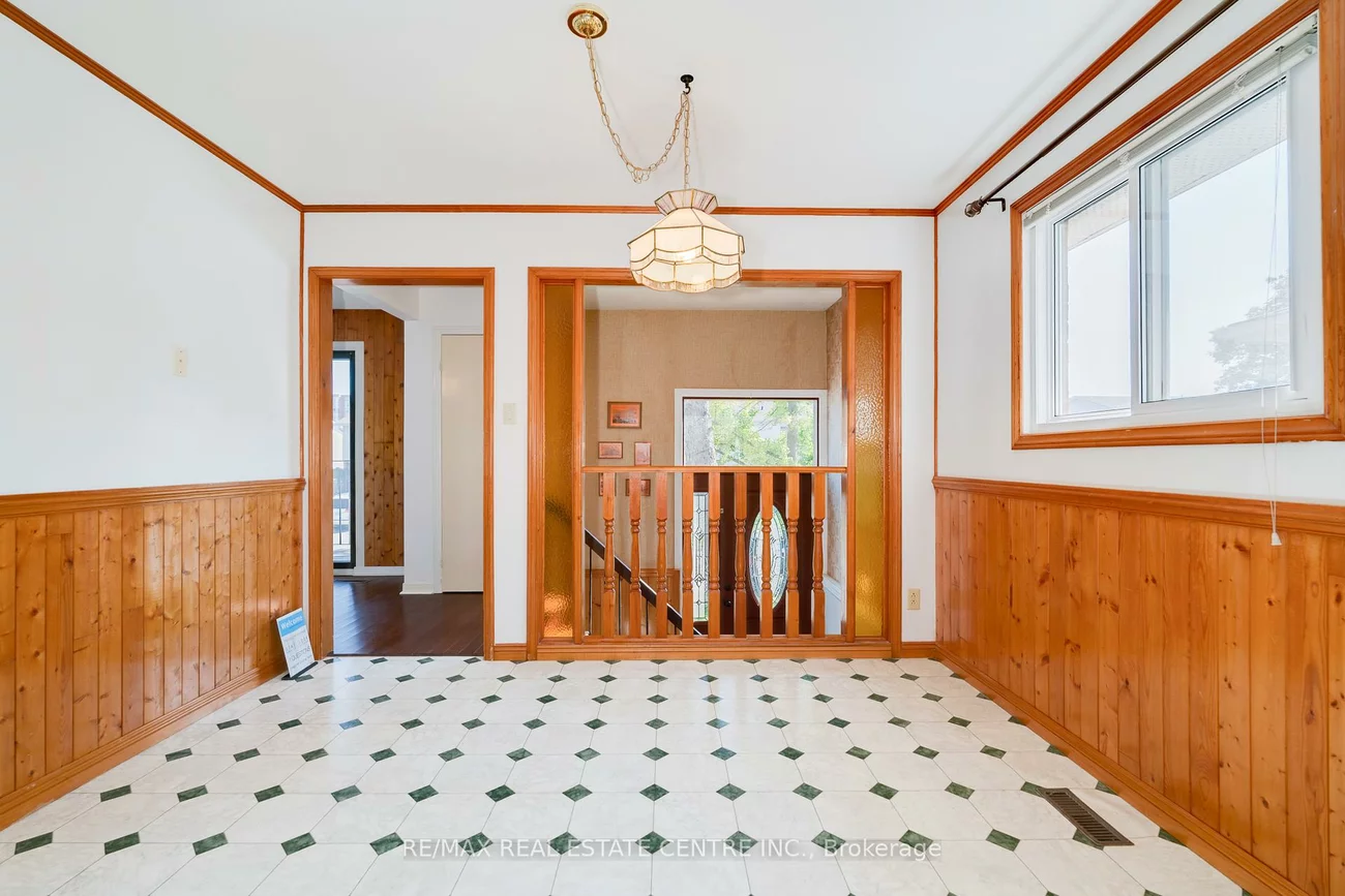 33, Millhouse, Rouge E11, Toronto