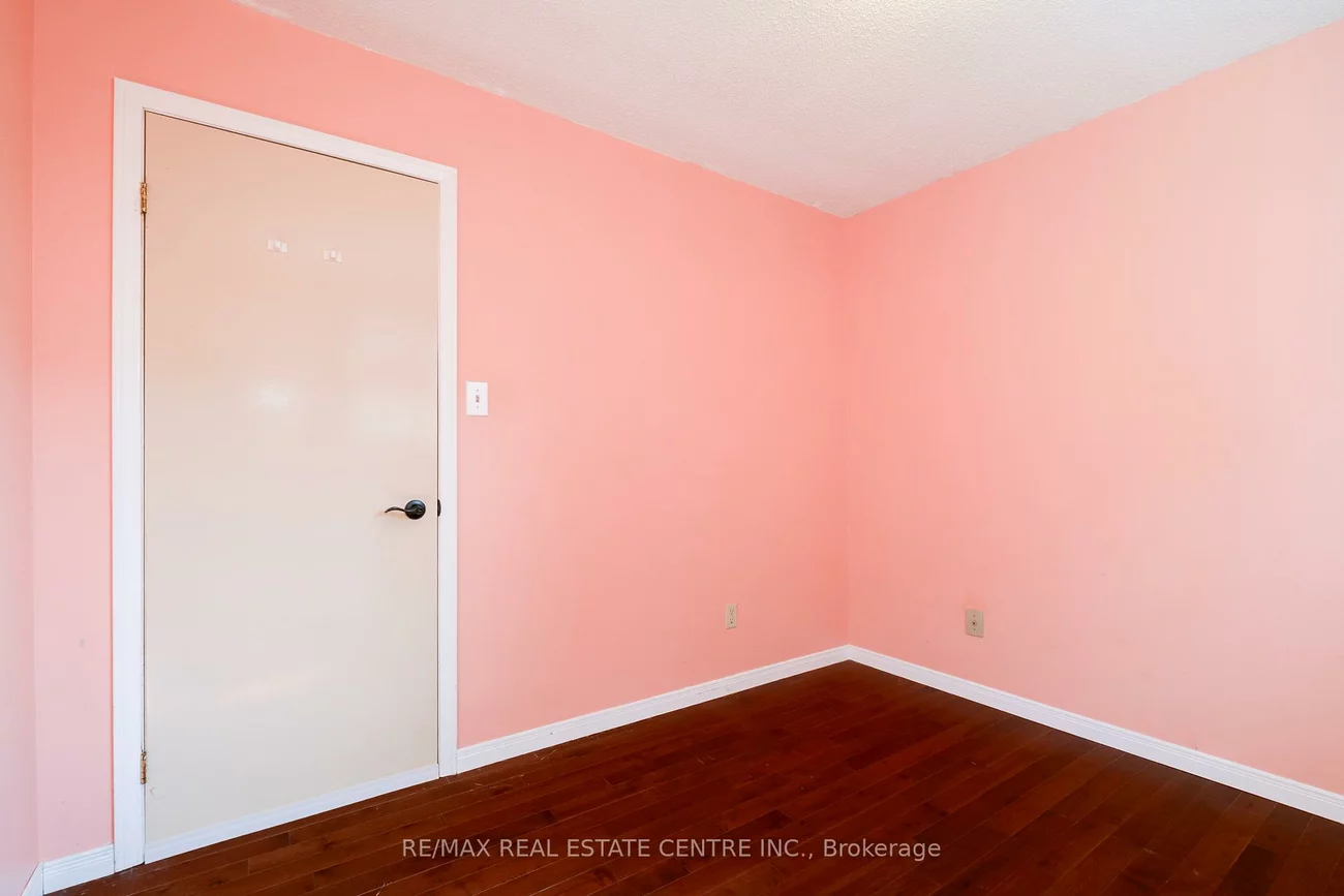 33, Millhouse, Rouge E11, Toronto