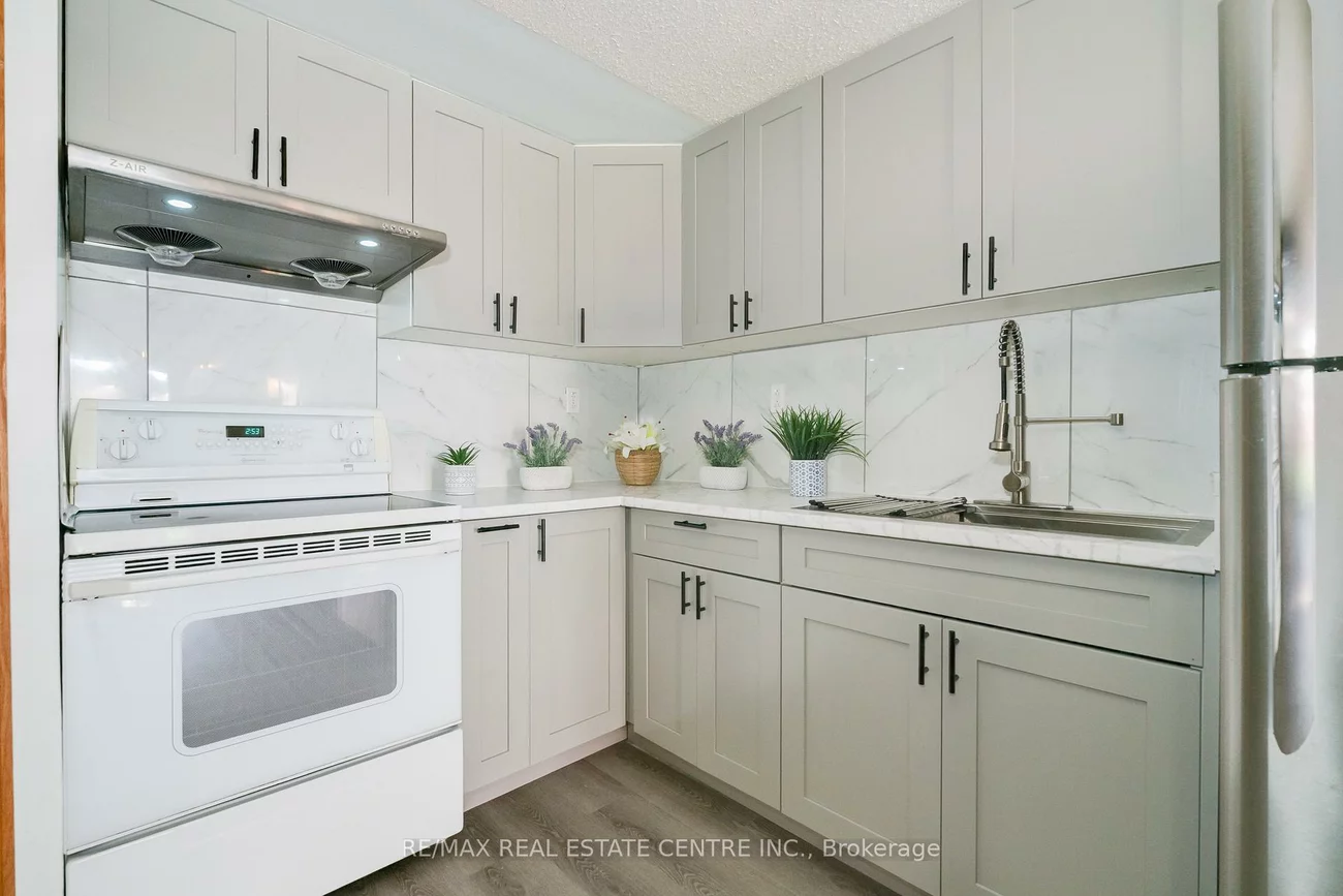 33, Millhouse, Rouge E11, Toronto