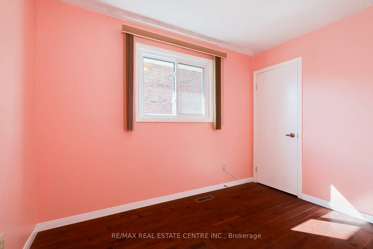 33, Millhouse, Rouge E11, Toronto