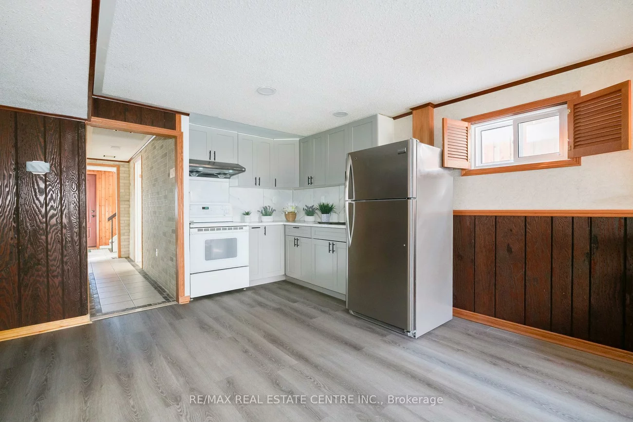 33, Millhouse, Rouge E11, Toronto