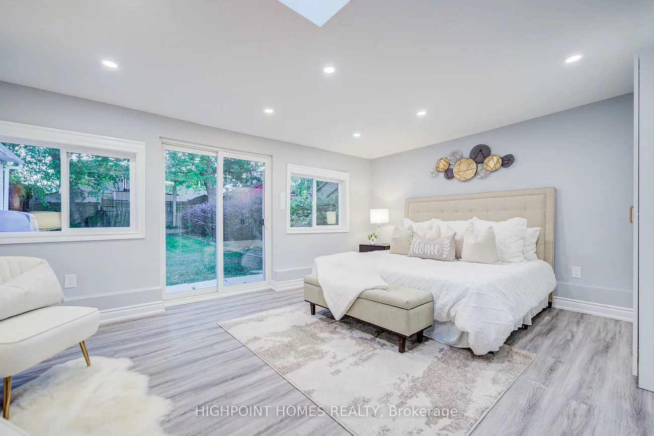 50, South Woodrow, Birchcliffe-Cliffside, Toronto