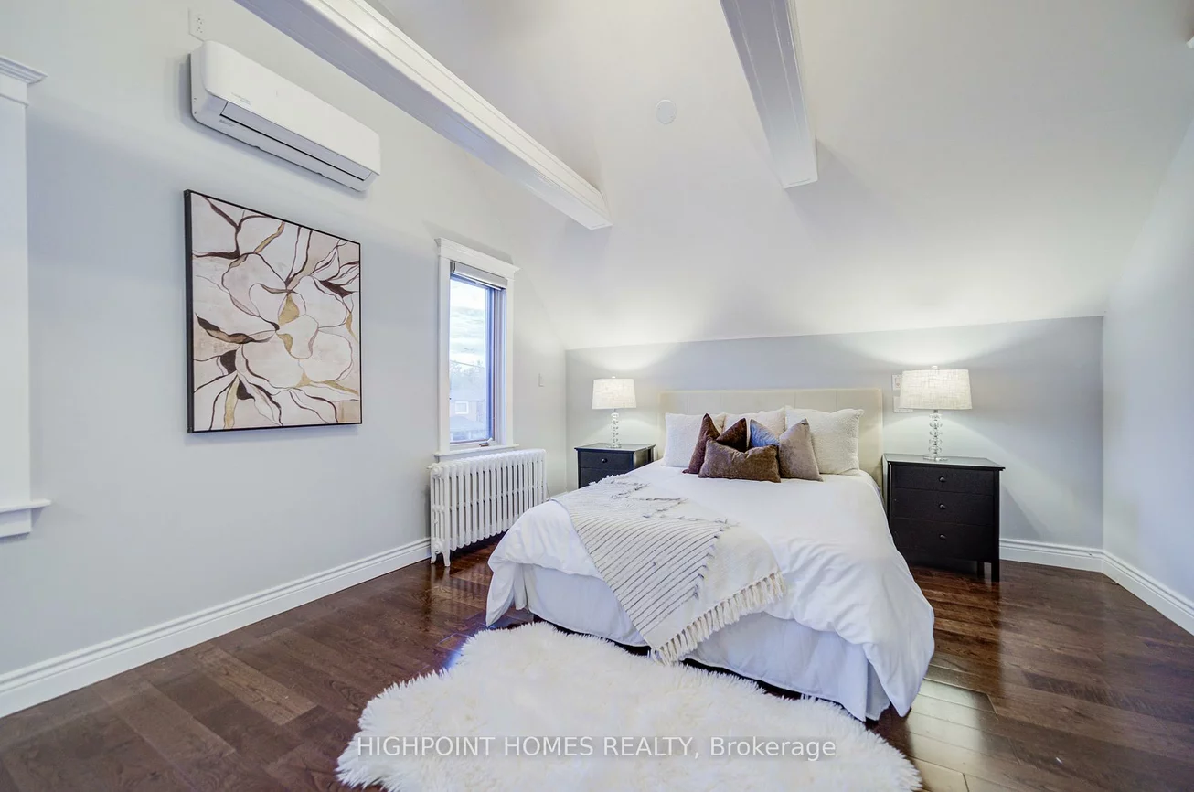 50, South Woodrow, Birchcliffe-Cliffside, Toronto