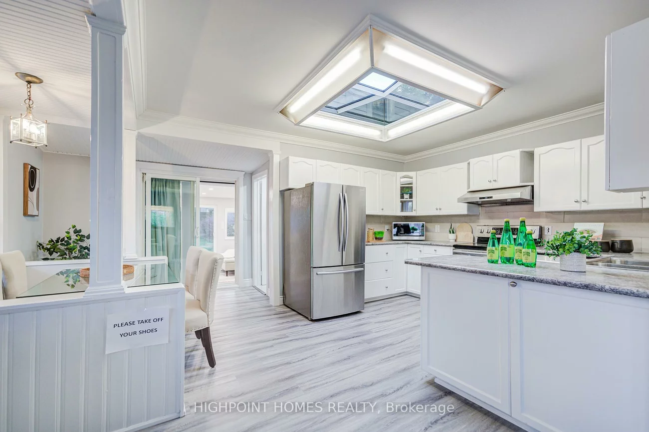 50, South Woodrow, Birchcliffe-Cliffside, Toronto