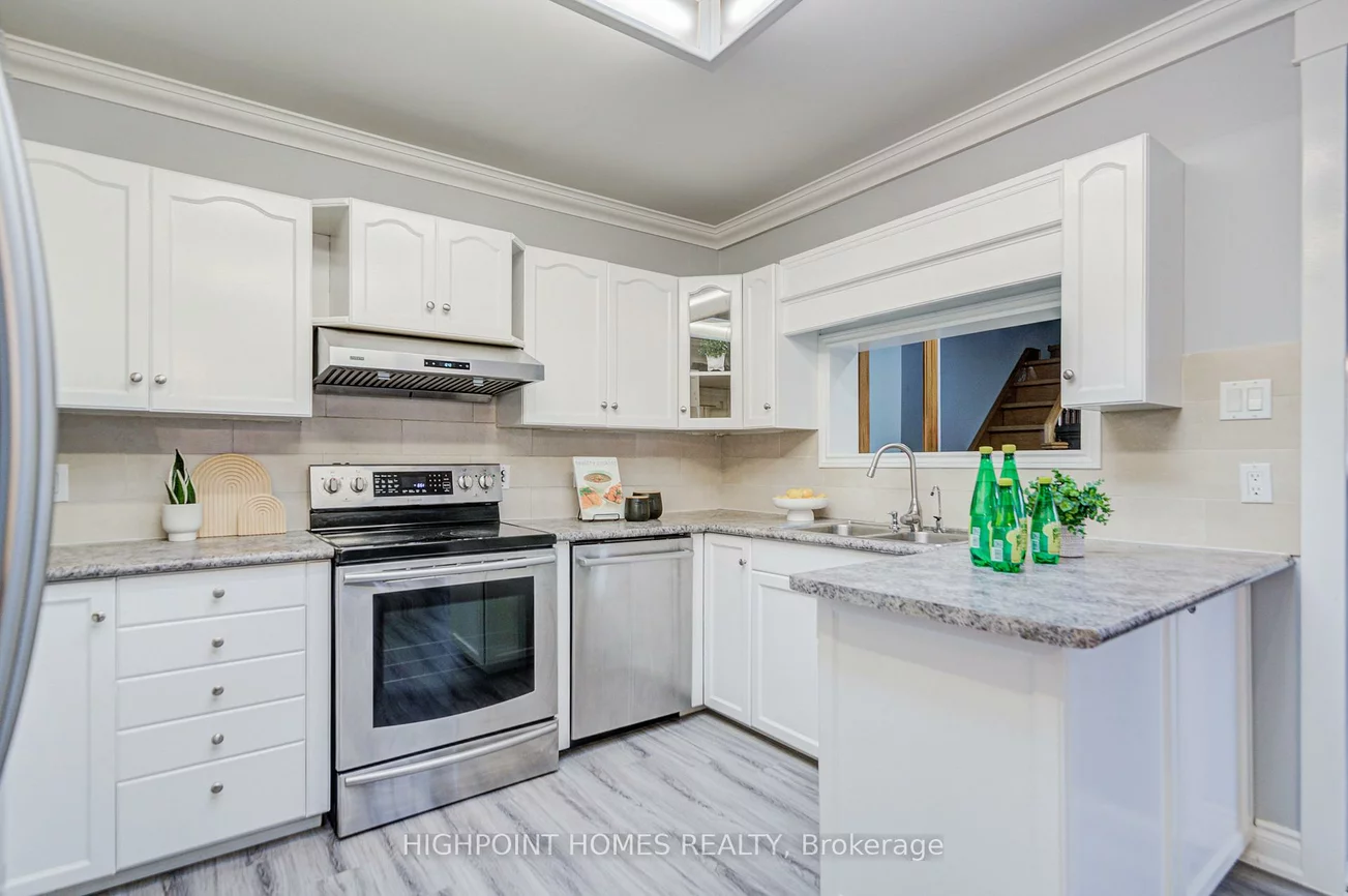 50, South Woodrow, Birchcliffe-Cliffside, Toronto
