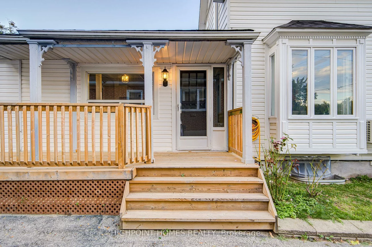50, South Woodrow, Birchcliffe-Cliffside, Toronto