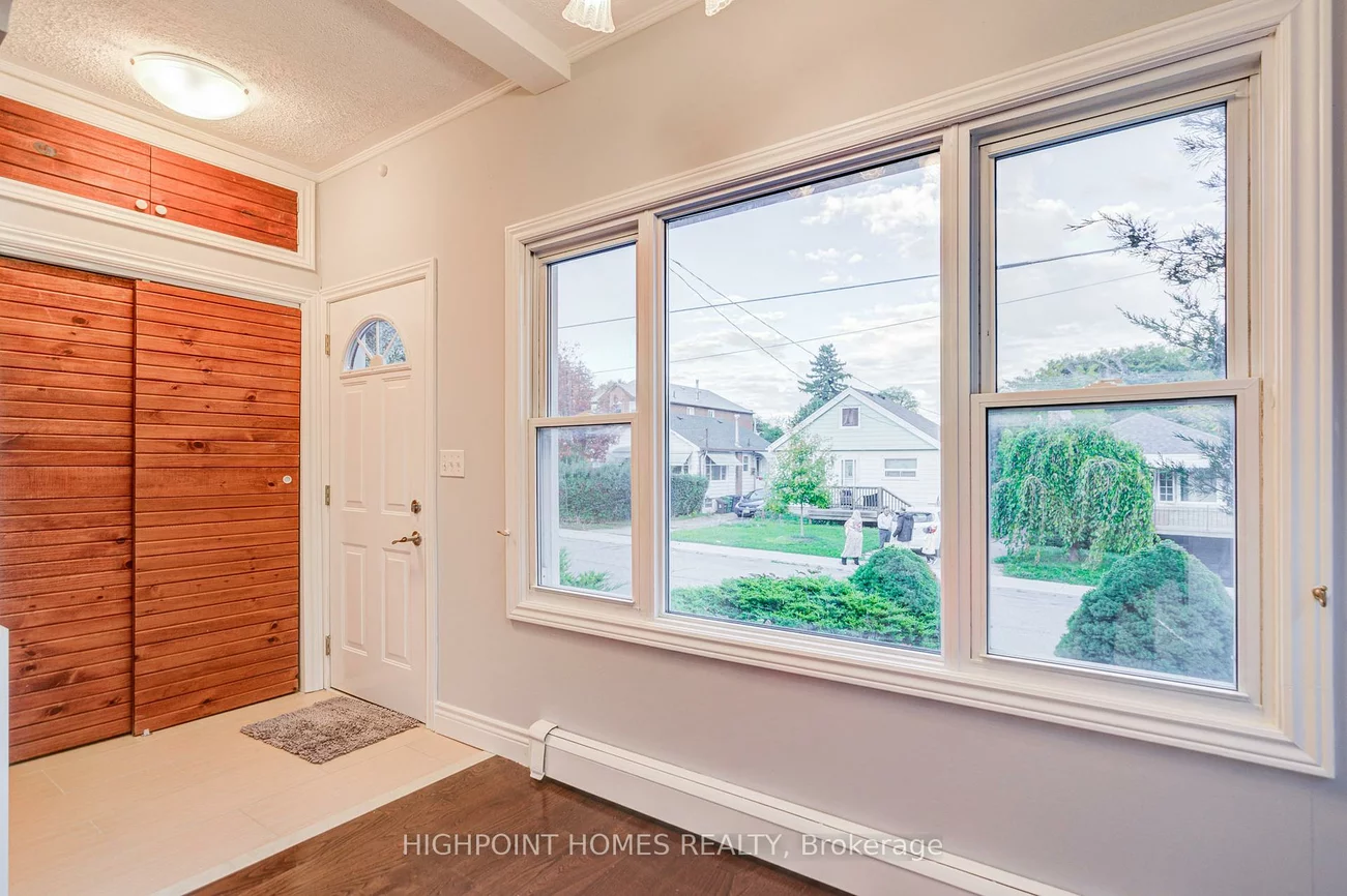 50, South Woodrow, Birchcliffe-Cliffside, Toronto
