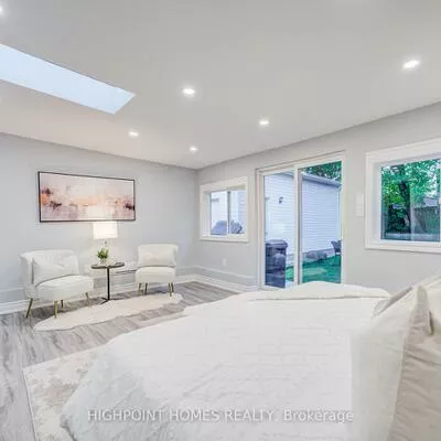 50, South Woodrow, Birchcliffe-Cliffside, Toronto