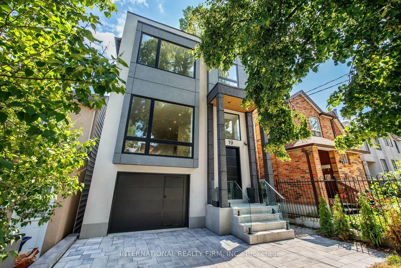 19, Ivy, South Riverdale, Toronto