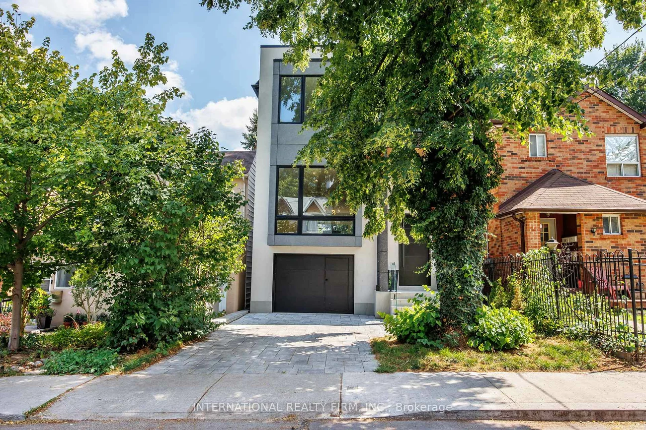 19, Ivy, South Riverdale, Toronto