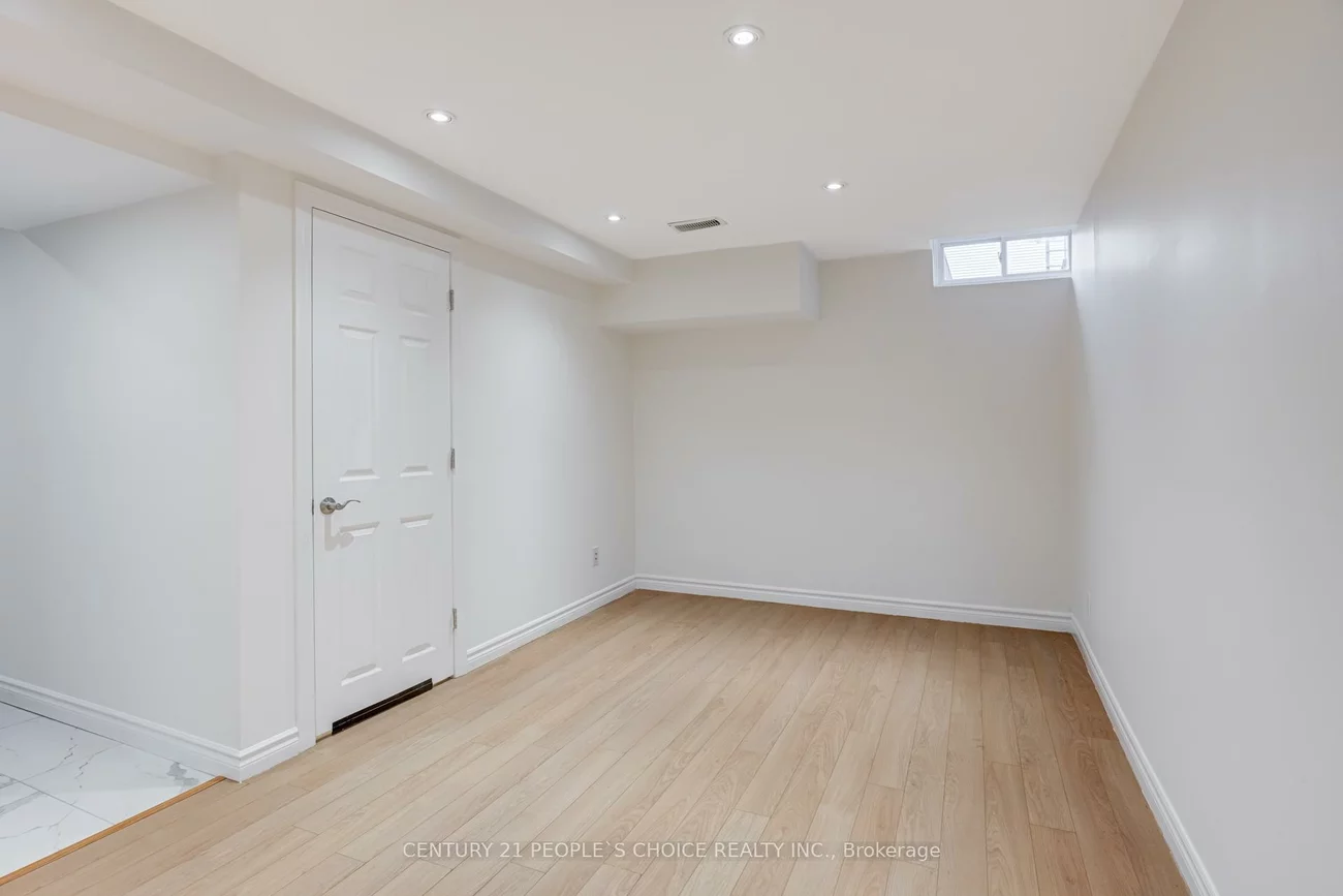 36, Ponymill, Milliken, Toronto