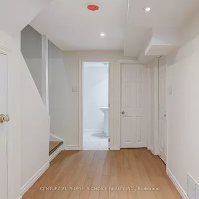36, Ponymill, Milliken, Toronto