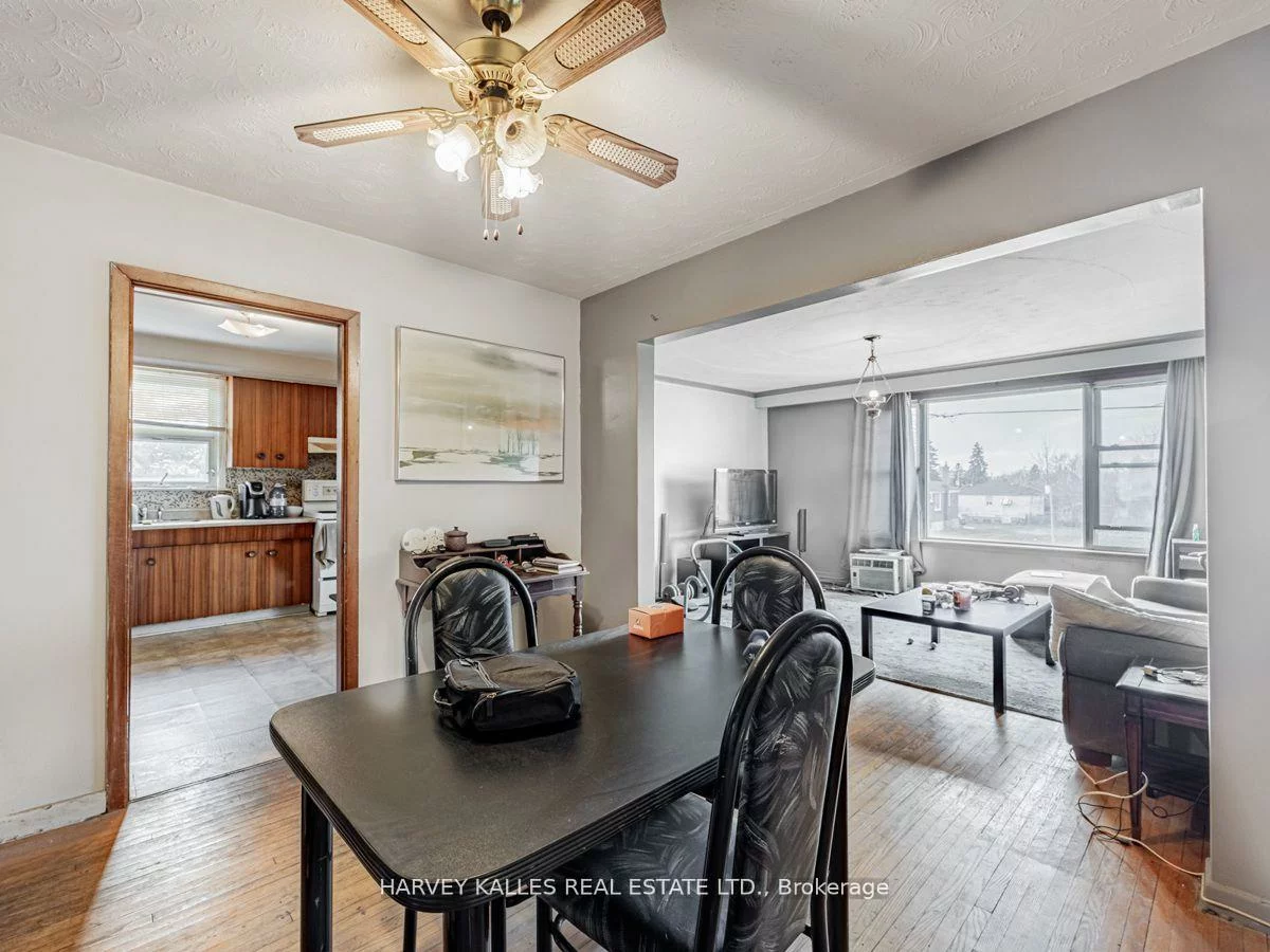 561-563, Danforth, Clairlea-Birchmount, Toronto